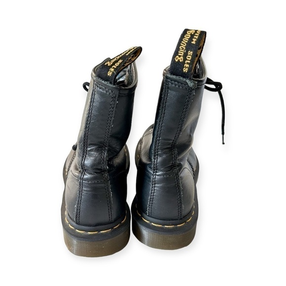 Dr.‎ Martens Women's 8-Eye Boots, Black  Leather, Size 7 - Picture 7 of 14